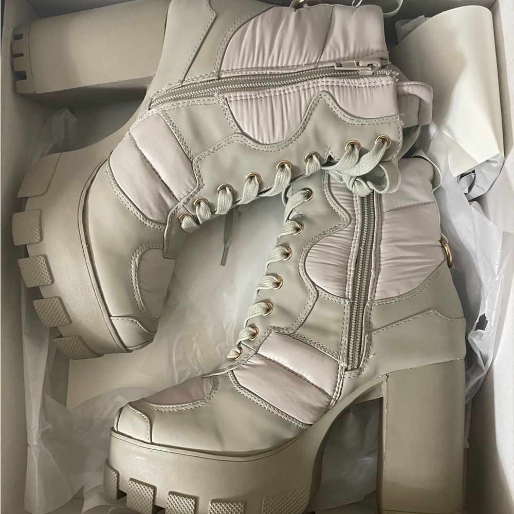 Chunky Boot - Picture 3 of 4